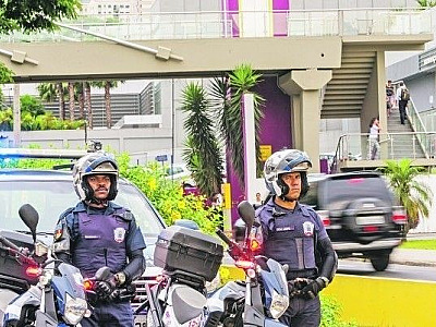 Barueri imunizará profissionais da segurança e professores contra a Covid-19