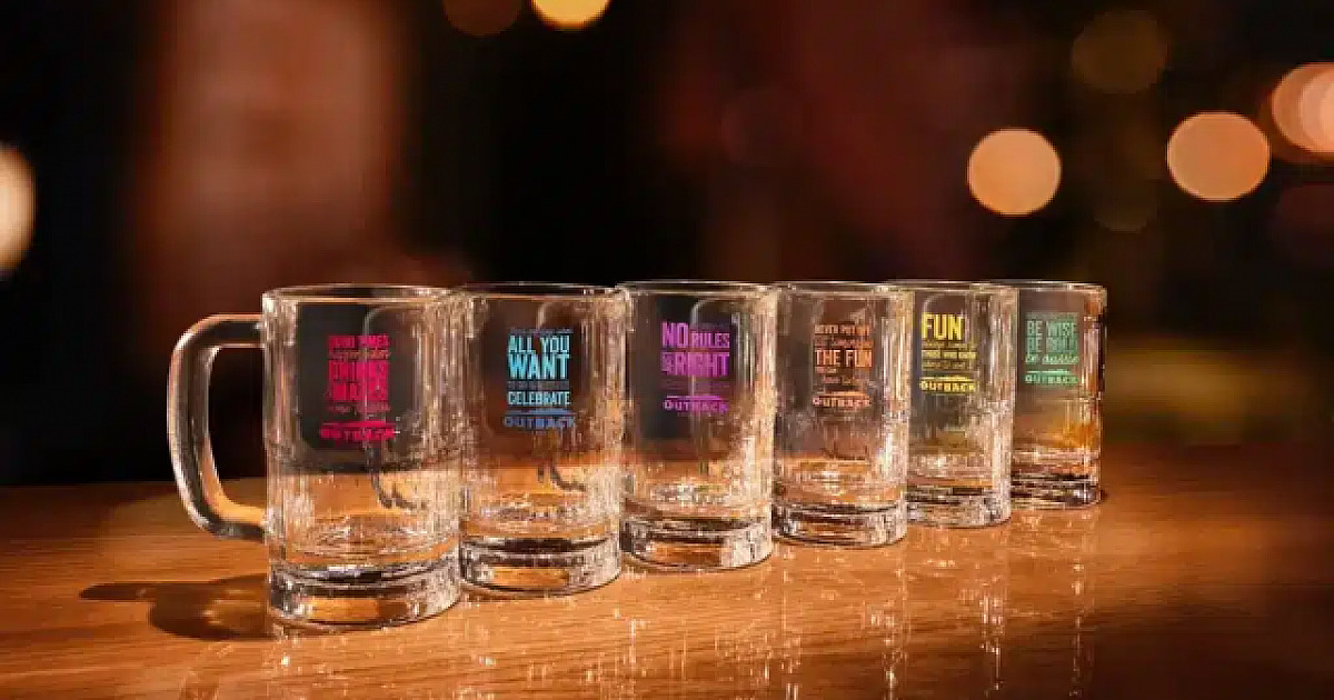 Outback volta com promoção de canecas exclusivas