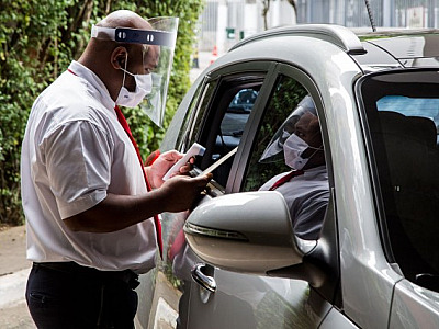 Escolas do bairro aplicam medidas para rastrear casos da Covid-19