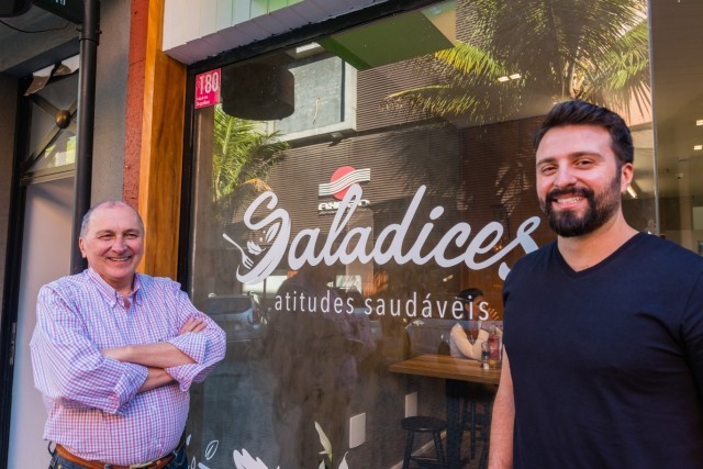 Moradores de Alphaville inauguram unidade do Saladices no bairro