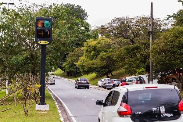 Gestão diz que, após radares, acidentes de trânsito caem 49% em Alphaville