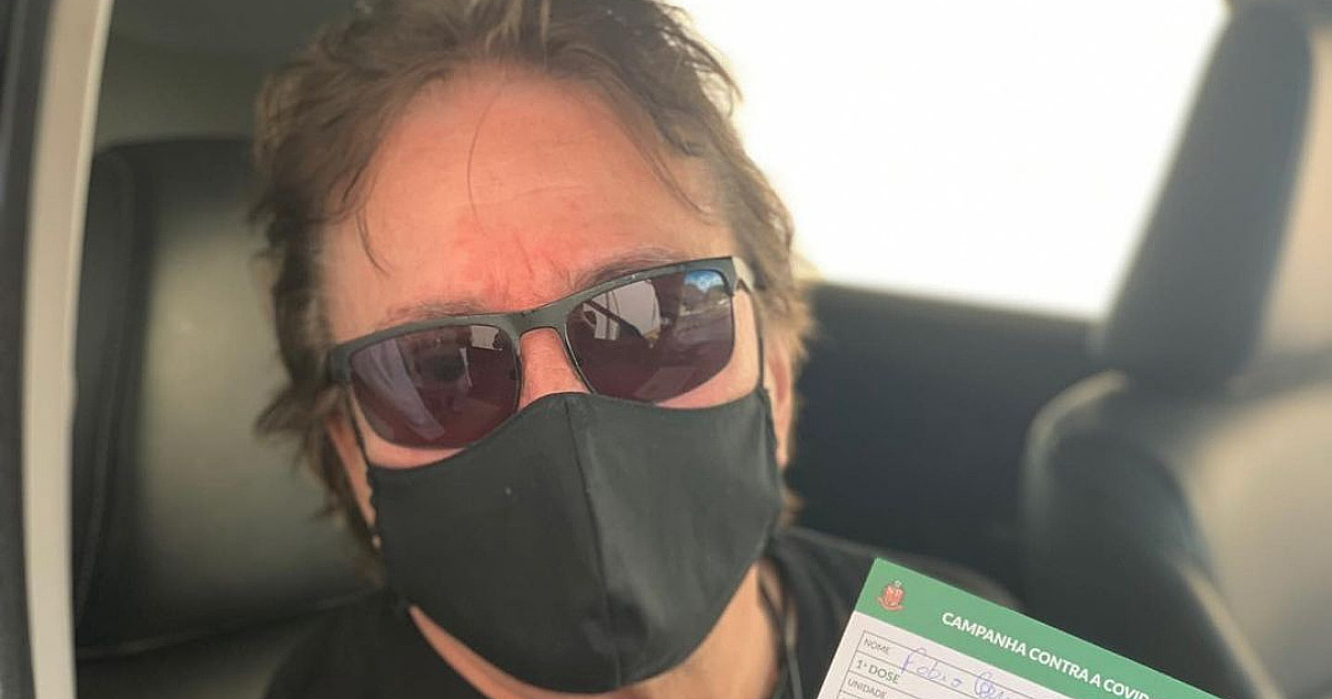 Fábio Jr. é vacinado contra a Covid-19 em Santana de Parnaíba