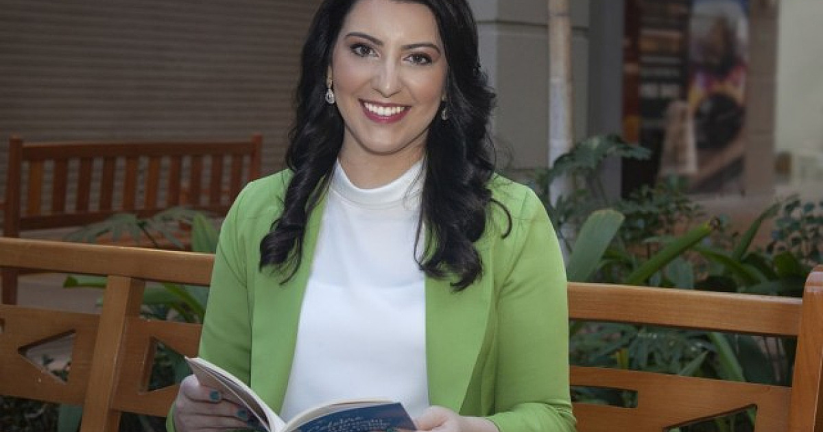 Livro de moradora do bairro exalta autocuidado e saúde mental