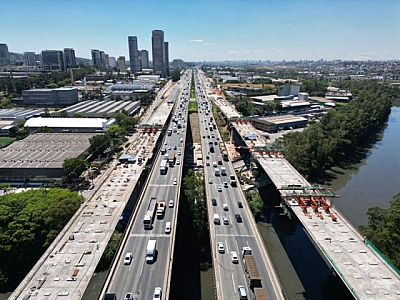 Nova Ponte Guilherme de Almeida atinge marco estrutural com fechamento do vão central em Barueri