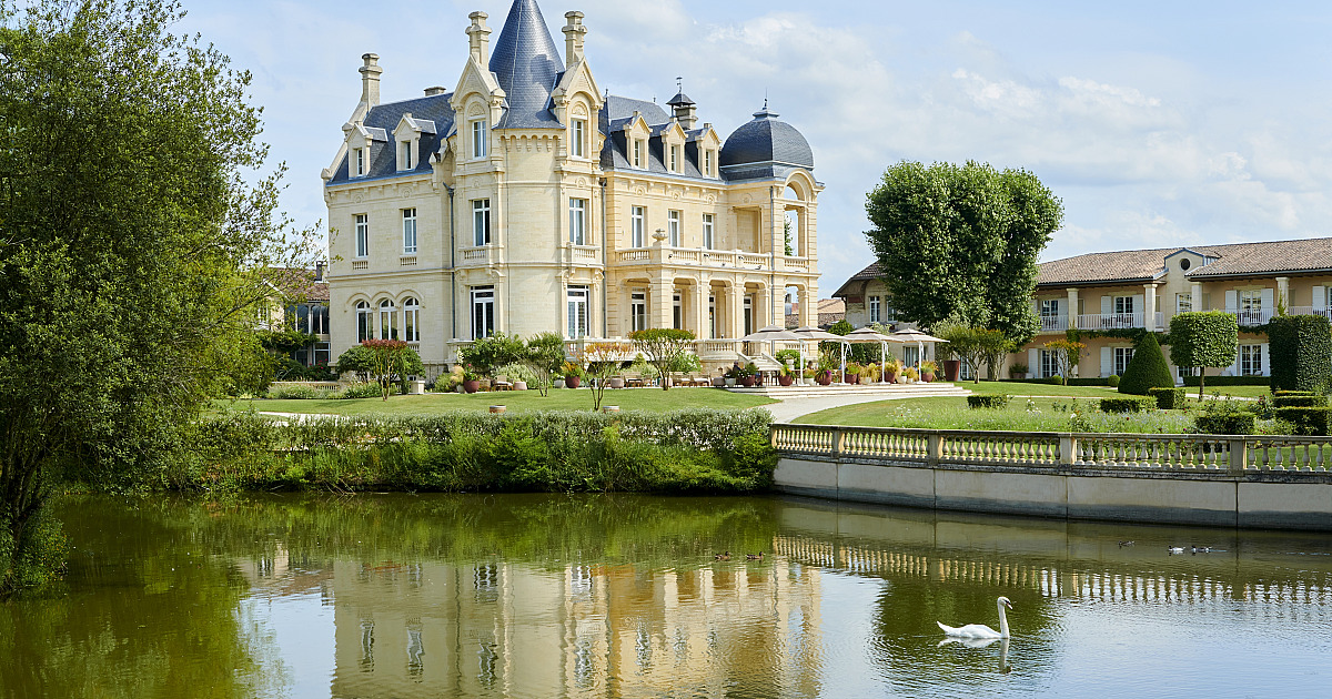 Château Grand Barrail é um hotel instalado em um castelo
do início do século 20, cercado por vinhas e um parque natural