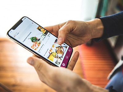 Pesquisa revela que 45% dos consumidores ficam três horas conectados em apps de delivery