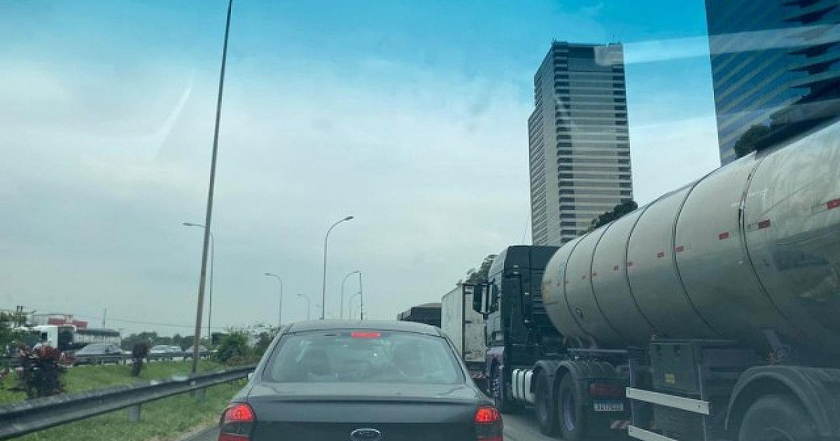 Acidente no km 26 da rodovia Castello Branco deixa motociclista gravemente ferido