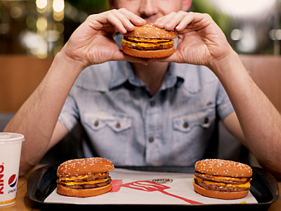 BK anuncia Festival de Cheddar com hambúrgueres especiais