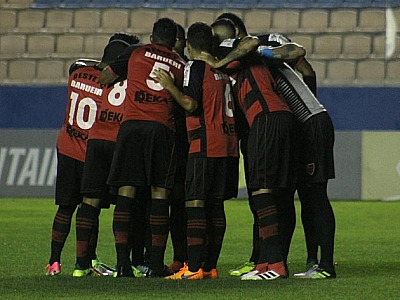 Oeste vence e volta a sonhar com acesso