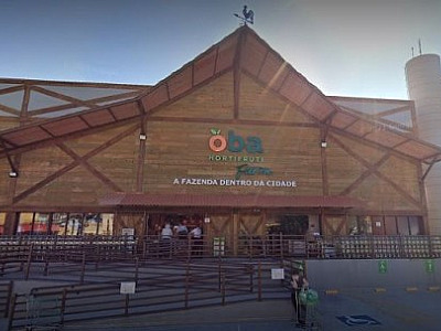 Roubo é registrado no estacionamento do Oba Hortifruti