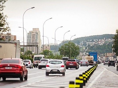 Mais de 500 mil veículos devem passar pela Castello Branco no
feriado