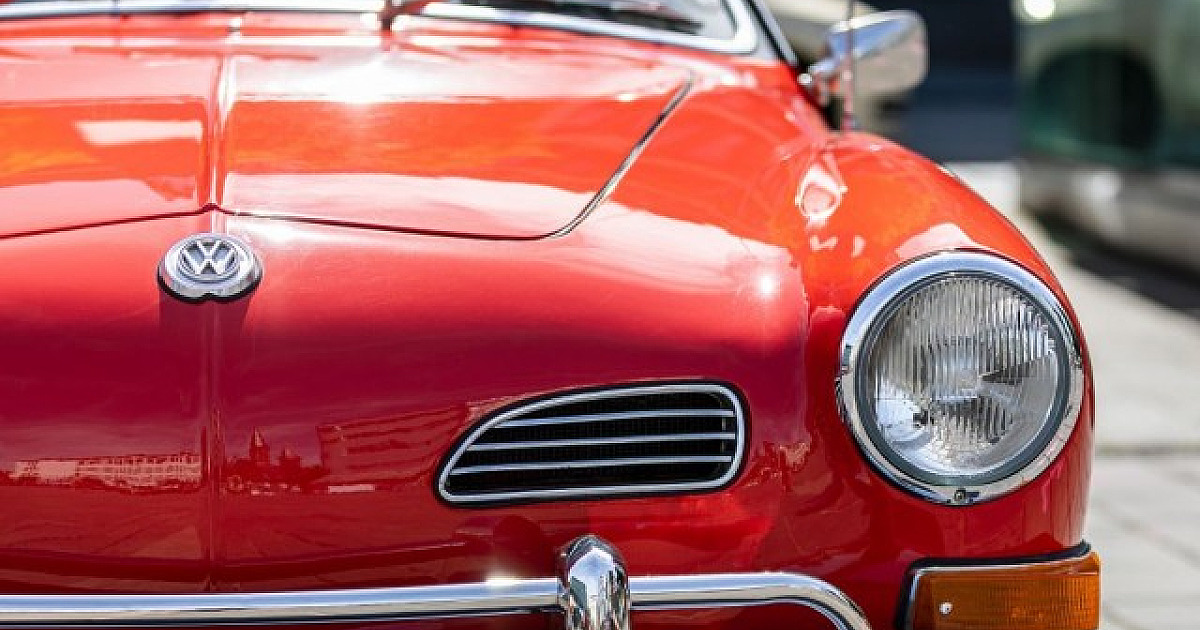 Alpha Square Mall recebe encontro de carros antigos