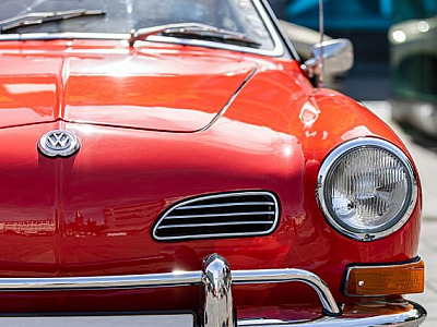 Alpha Square Mall recebe encontro de carros antigos