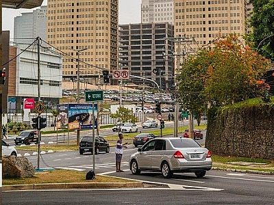 Barueri e órgãos públicos se unem para buscar soluções para crianças nos semáforos