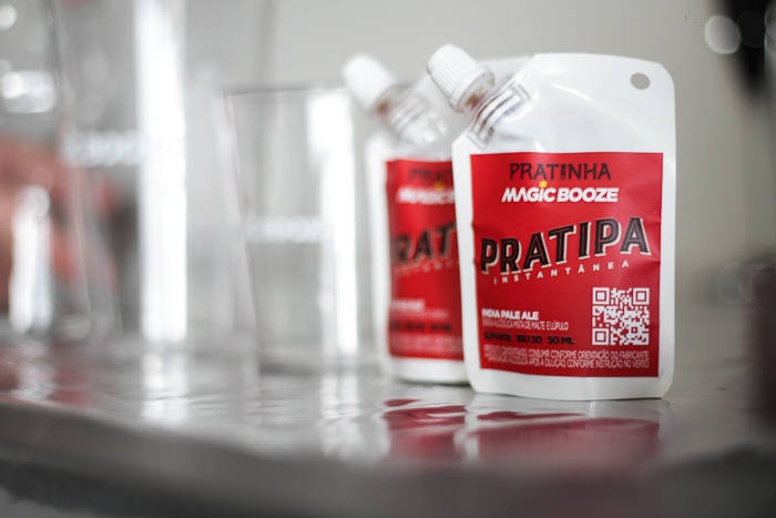 Empresa brasileira lança cerveja instantânea para ser feita em casa