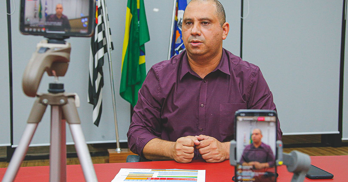 Tonho amplia jornada de trabalho dos servidores