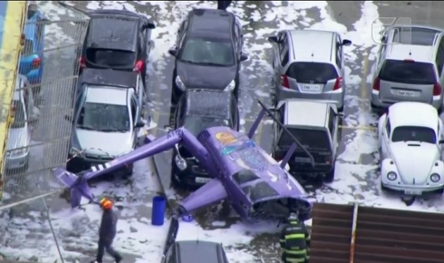 Helicóptero cai no estacionamenteo da RedeTV! em Osasco