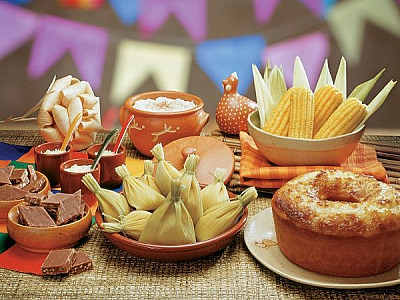 Alpha Square Mall promove arraiá julino com barracas típicas e música ao vivo