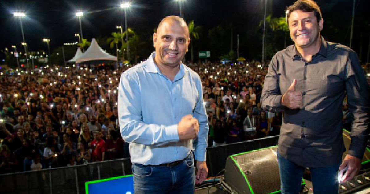 Elvis reaparece em aniversário com protagonismo e exalta Santana de Parnaíba