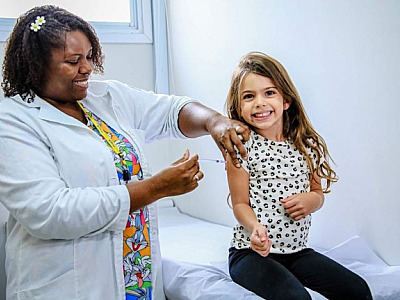 Santana de Parnaíba realiza campanha de vacinação nas escolas municipais