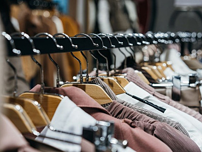 Em prol de seus projetos, Rainha da Paz realiza bazar beneficente em Alphaville