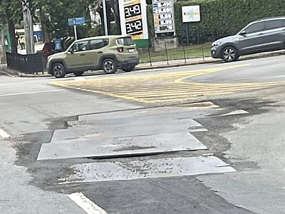 Moradores de Alphaville reclamam sobre as condições do asfalto da Alameda Rio Negro