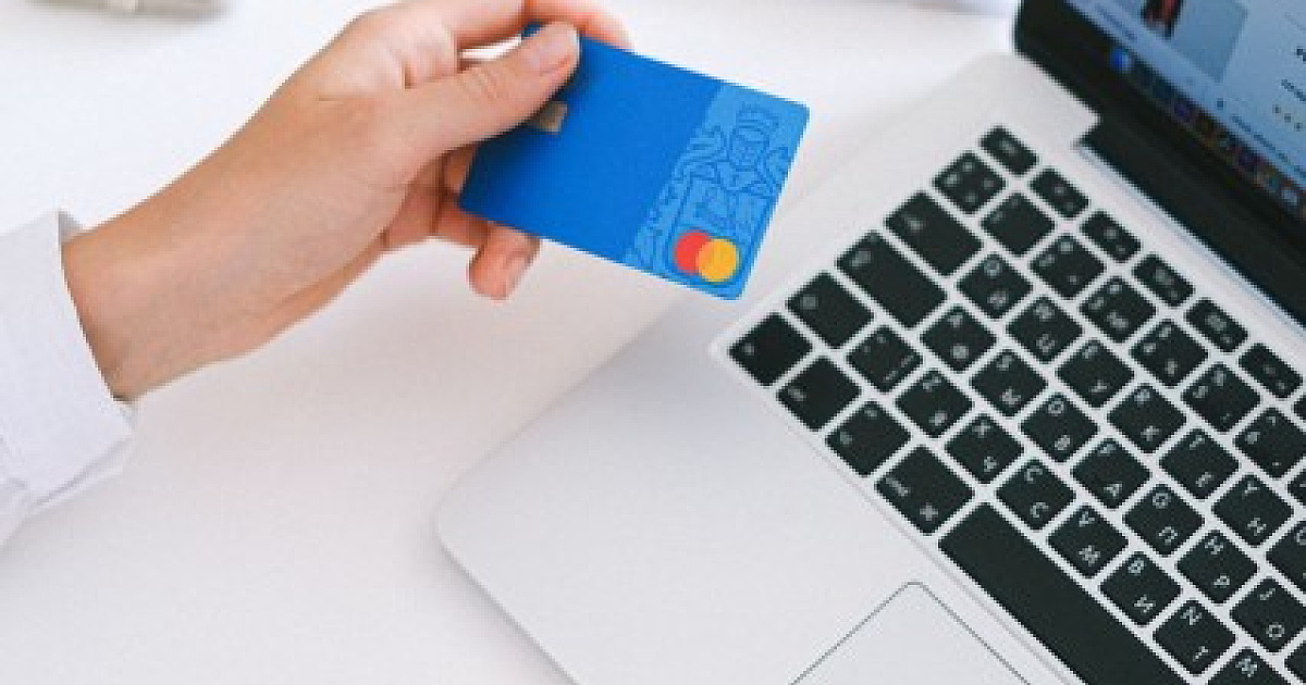 Pagamentos com cartões movimentam R$ 827 bilhões no 3º trimestre