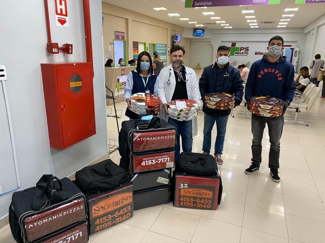 Pizzaria de Alphaville doa redondas para agentes da saúde de Barueri e Parnaíba