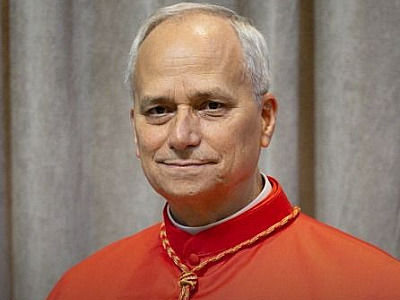 Cardeal Robert Francis Prevost é eleito o novo papa