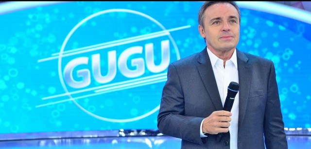 Corpo de Gugu Liberato chega à Assembleia Legislativa, em São Paulo