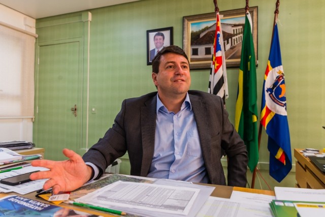 MP acusa prefeito Elvis por obras ilegais na Reserva Tamboré