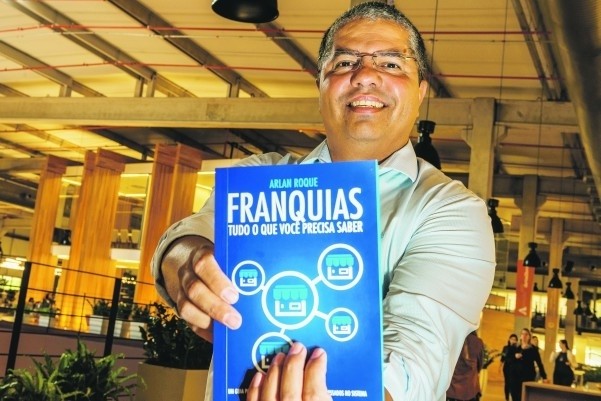 Morador de Santana de Parnaíba lança publicação sobre franchising