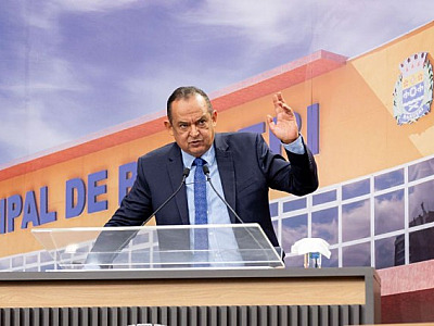 Em menos de três meses, Piteri realiza mudança no secretariado