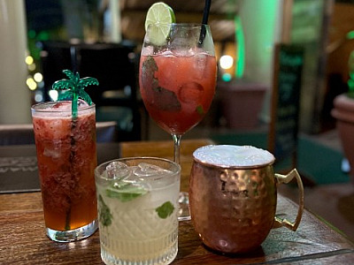 Restaurante Maria João é repaginado, recebe telão de 100 polegadas e turbina cardápio de drinks