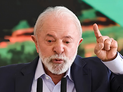 Lula telefona para Xi Jinping e conversam sobre ampliação de comércio