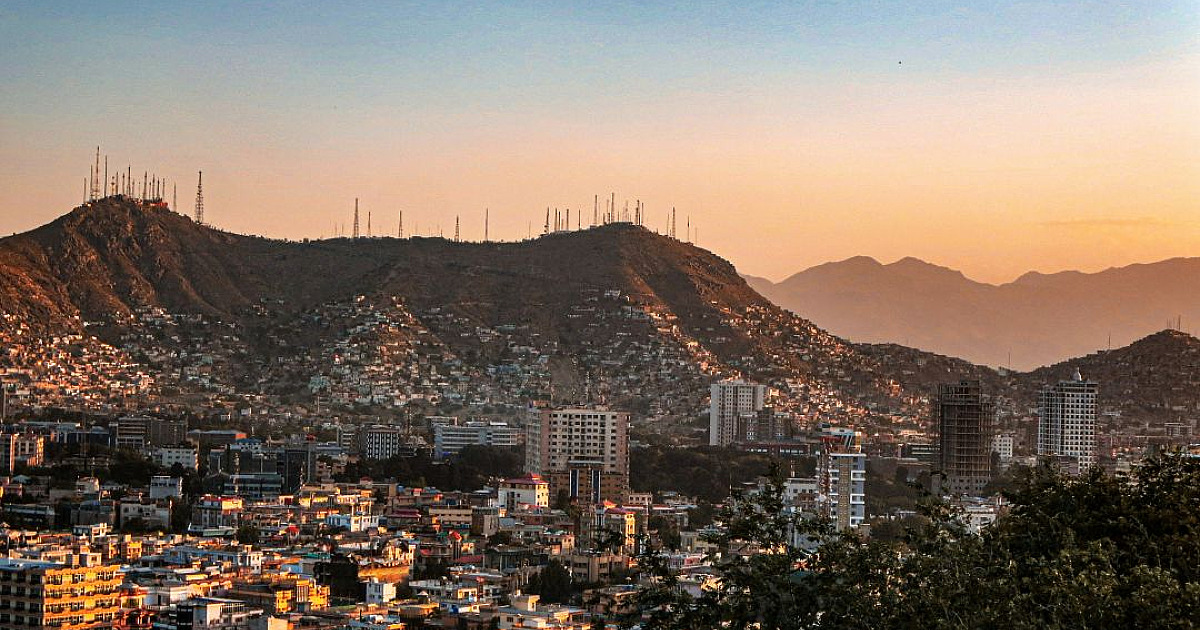 Já chega a 800 o número de mortos em terremoto no Afeganistão