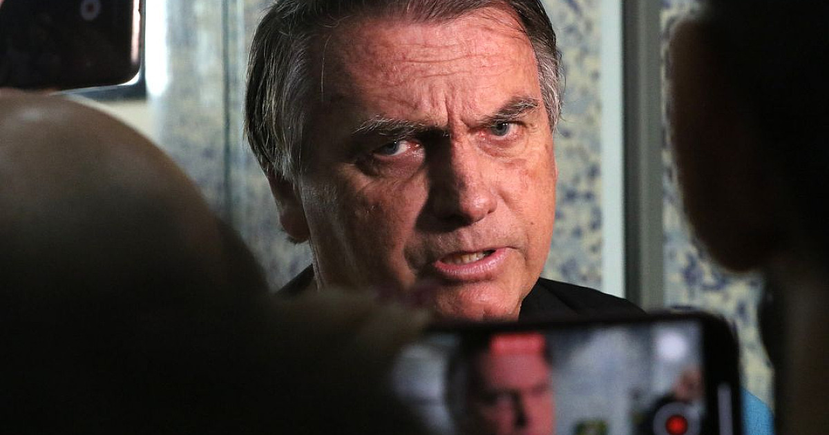 STF condena Bolsonaro a 27 anos e três meses de prisão