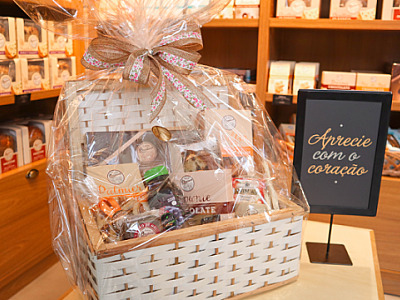 Dia dos Namorados: Casa Bauducco entregará cestas e caixas personalizadas