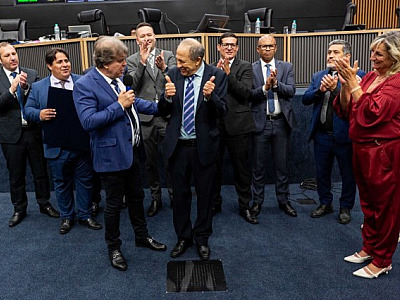 Clima de despedida marca últimas sessões legislativas na região