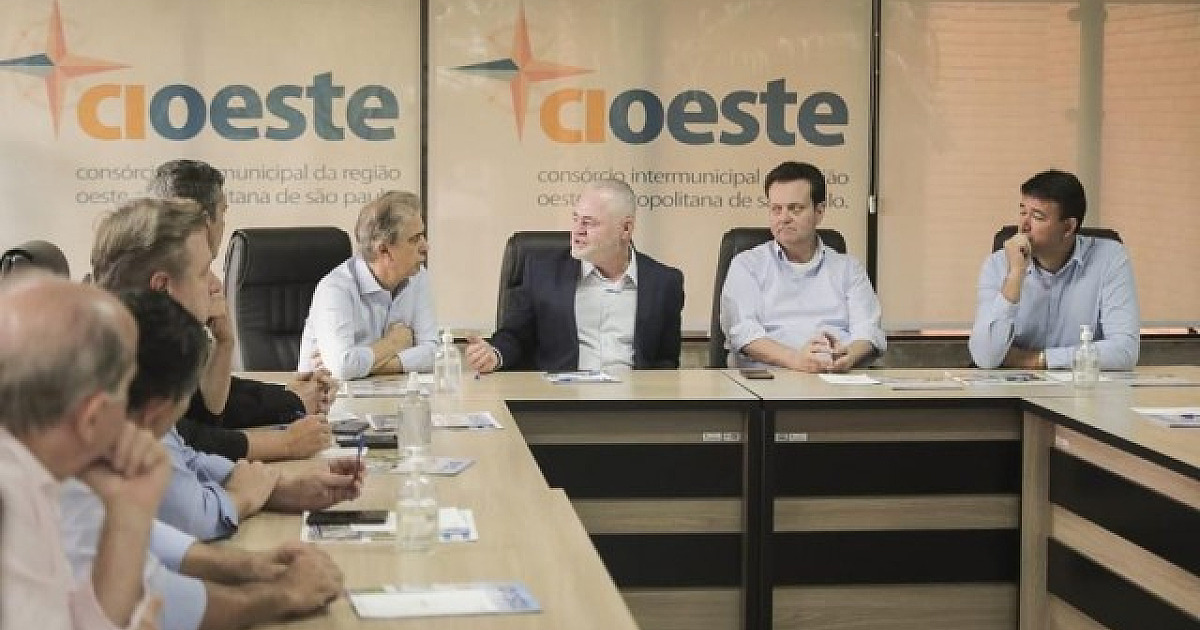 Gilberto Kassab, secretário de Governo de SP, participa da primeira assembleia dos prefeitos do Cioe