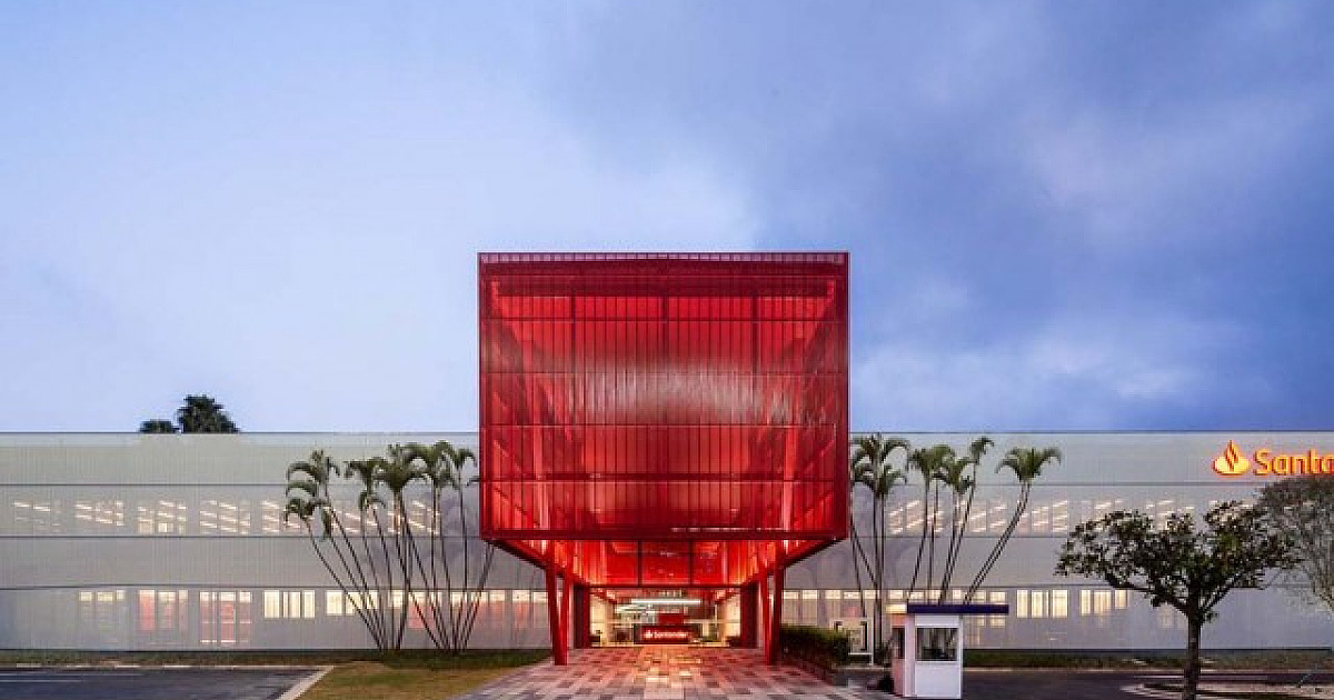 Santander abre 100 vagas de emprego com salários de até R$ 25 mil