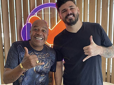 Praça das Artes de Barueri recebe o stand-up comedy "Na pegada da comédia" com Toninho Tornado e Net