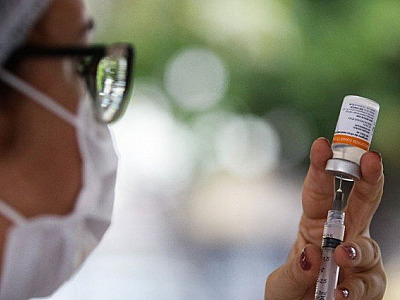 Governo de SP anuncia vacinação contra Covid-19 de pessoas entre 45 e 49 anos com comorbidades e def