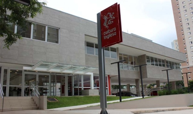 Cultura Inglesa Alphaville promove cursos de férias com 25% de desconto
