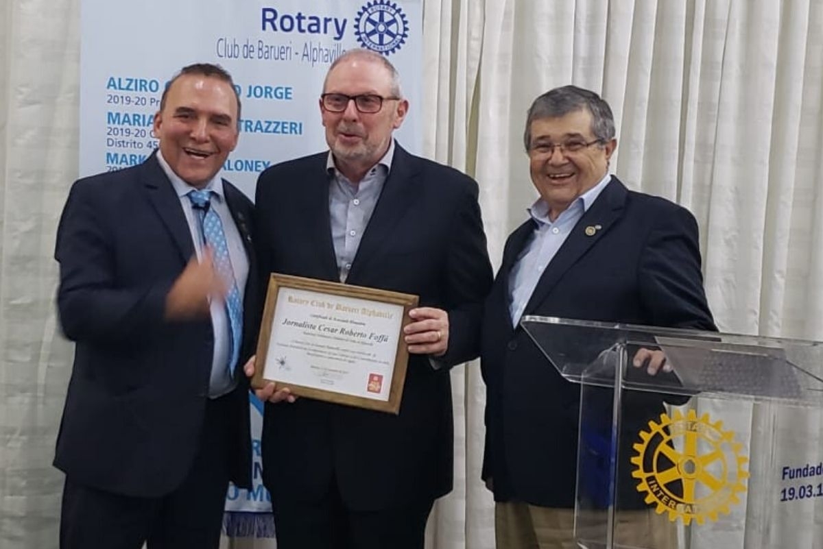 César Foffá recebe honraria do Rotary Club