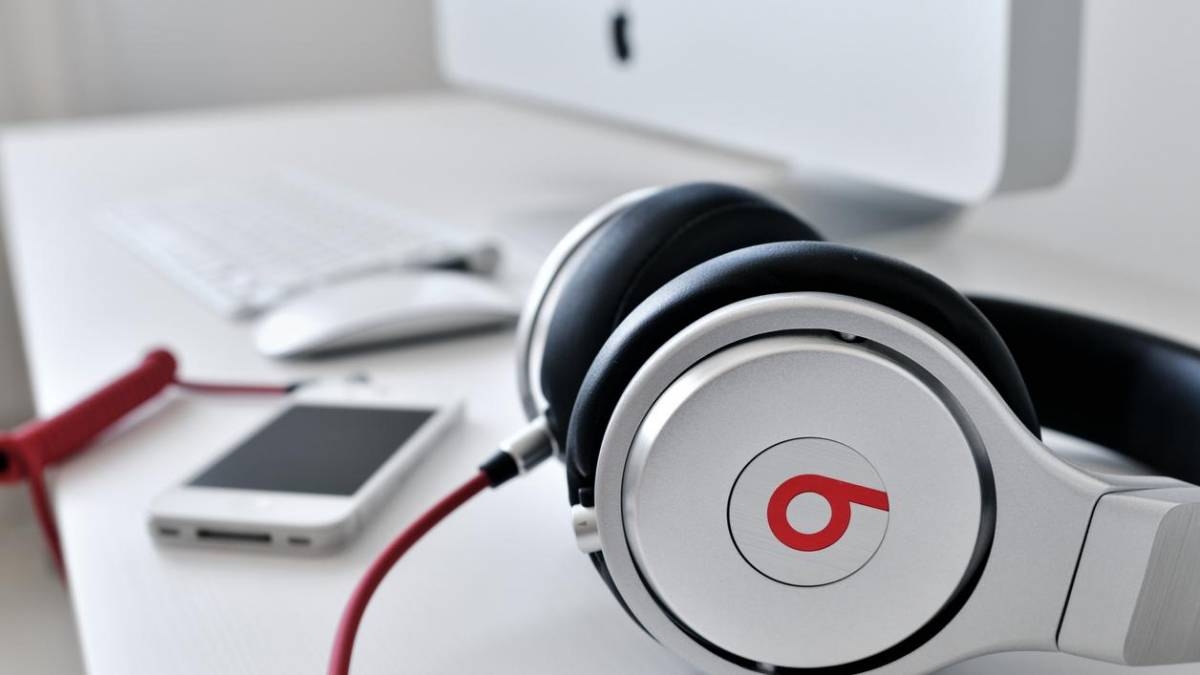 Promoção da Apple dá fone Beats de graça no Brasil