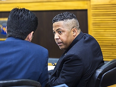 Vereador critica ex-prefeito e base faz defesa de tucano