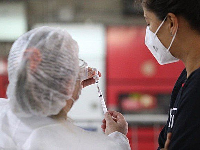 Vacinação contra a Covid-19 para pessoas de 30 a 39 anos com comorbidades terá início na quarta-feir