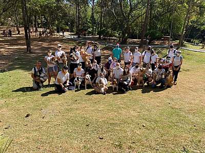 Moradoras de Alphaville realizam Cãominhada da Limpeza