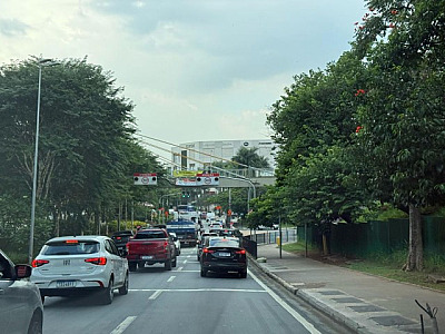 Enel deve finalizar obras de aterramento de fios no bairro até julho deste ano